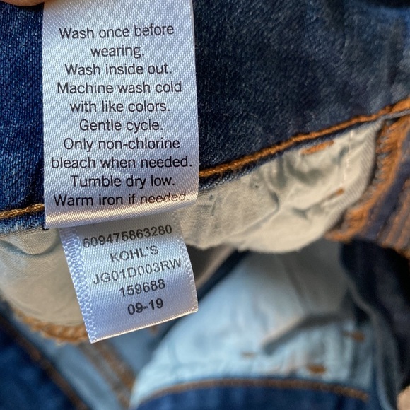 So Low Rise Favorite Midi Denim Shorts Distressed - Picture 8 of 8